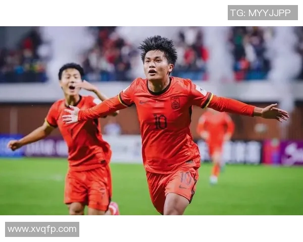 谭龙精彩抽射破门助力球队逆转胜利展现出色个人能力